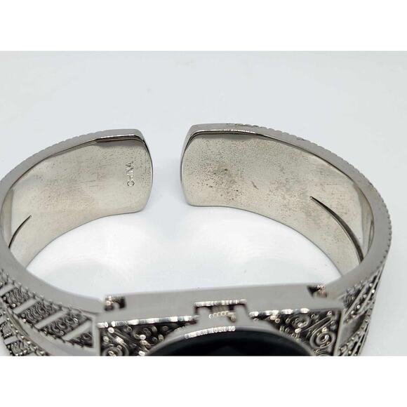 Wristwatch P.O.V Quartz T Locket Cuff Bracelet With Original Box New Battery - Picture 10 of 16